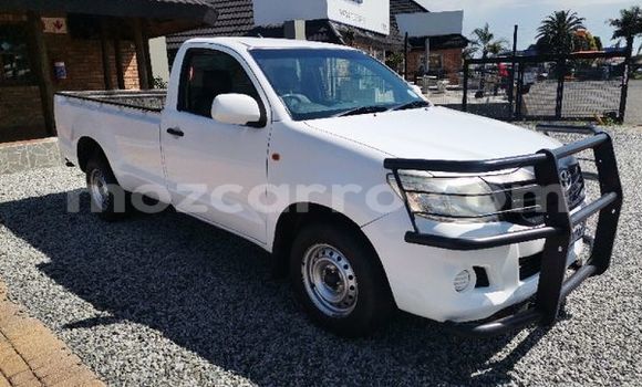 Buy Used Toyota Hilux White Car in Inhambane in Inhambane Buy Used Toyota Hilux White Car in Inhambane in Inhambane