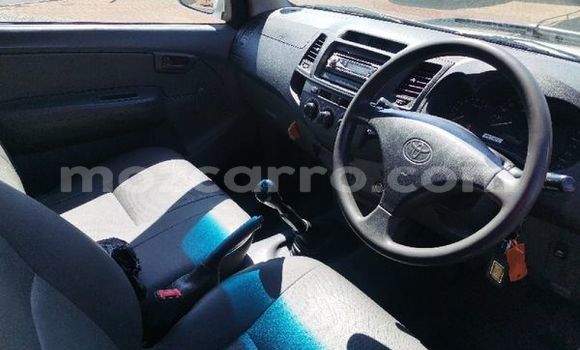 Buy Used Toyota Hilux White Car in Inhambane in Inhambane Buy Used Toyota Hilux White Car in Inhambane in Inhambane