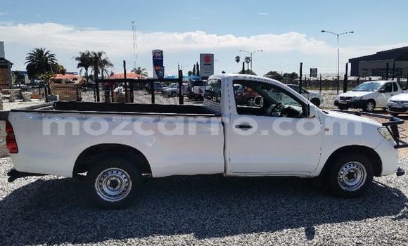 Buy Used Toyota Hilux White Car in Inhambane in Inhambane Buy Used Toyota Hilux White Car in Inhambane in Inhambane