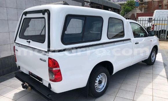 Nunua Ilio tumika Toyota Hilux Nyeupe Gari ndani ya Maputo nchini Maputo Nunua Ilio tumika Toyota Hilux Nyeupe Gari ndani ya Maputo nchini Maputo
