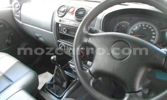 Comprar Usado Isuzu KB Branco Carro em Maputo em Maputo Comprar Usado Isuzu KB Branco Carro em Maputo em Maputo