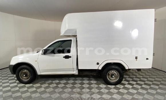 Nunua Ilio tumika Isuzu KB Nyeupe Gari ndani ya Maputo nchini Maputo Nunua Ilio tumika Isuzu KB Nyeupe Gari ndani ya Maputo nchini Maputo