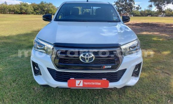 Nunua Ilio tumika Toyota Hilux Nyeupe Gari ndani ya Maputo nchini Maputo Nunua Ilio tumika Toyota Hilux Nyeupe Gari ndani ya Maputo nchini Maputo