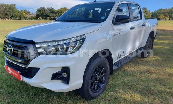 Nunua Ilio tumika Toyota Hilux Nyeupe Gari ndani ya Maputo nchini Maputo Nunua Ilio tumika Toyota Hilux Nyeupe Gari ndani ya Maputo nchini Maputo