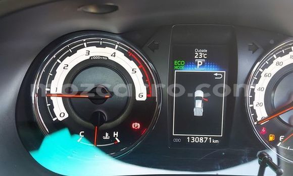 Nunua Ilio tumika Toyota Hilux Nyeupe Gari ndani ya Maputo nchini Maputo Nunua Ilio tumika Toyota Hilux Nyeupe Gari ndani ya Maputo nchini Maputo