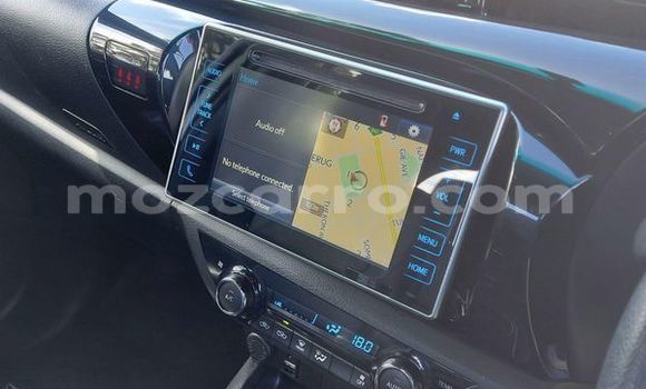 Nunua Ilio tumika Toyota Hilux Nyeupe Gari ndani ya Maputo nchini Maputo Nunua Ilio tumika Toyota Hilux Nyeupe Gari ndani ya Maputo nchini Maputo