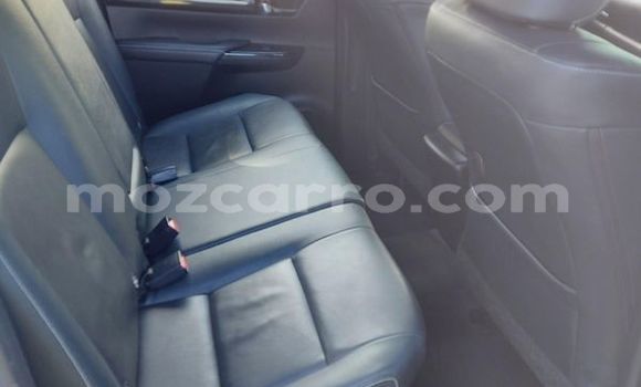 Nunua Ilio tumika Toyota Hilux Nyeupe Gari ndani ya Maputo nchini Maputo Nunua Ilio tumika Toyota Hilux Nyeupe Gari ndani ya Maputo nchini Maputo