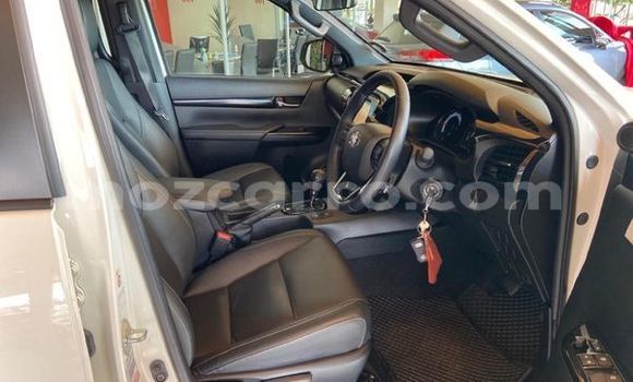 Comprar Usado Toyota Hilux Branco Carro em Maputo em Maputo Comprar Usado Toyota Hilux Branco Carro em Maputo em Maputo