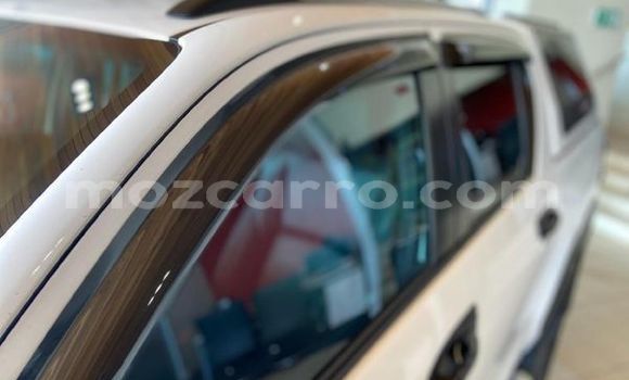 Comprar Usado Toyota Hilux Branco Carro em Maputo em Maputo Comprar Usado Toyota Hilux Branco Carro em Maputo em Maputo