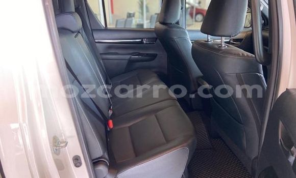 Comprar Usado Toyota Hilux Branco Carro em Maputo em Maputo Comprar Usado Toyota Hilux Branco Carro em Maputo em Maputo