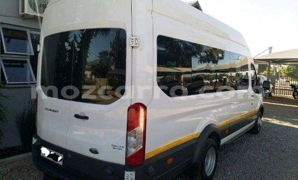 Nunua Ilio tumika Ford Tourneo Connect Nyeupe Gari ndani ya Maputo nchini Maputo Nunua Ilio tumika Ford Tourneo Connect Nyeupe Gari ndani ya Maputo nchini Maputo