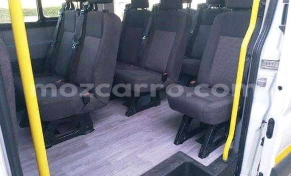 Nunua Ilio tumika Ford Tourneo Connect Nyeupe Gari ndani ya Maputo nchini Maputo Nunua Ilio tumika Ford Tourneo Connect Nyeupe Gari ndani ya Maputo nchini Maputo