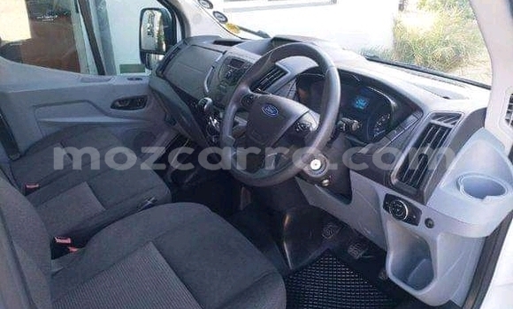 Nunua Ilio tumika Ford Tourneo Connect Nyeupe Gari ndani ya Maputo nchini Maputo Nunua Ilio tumika Ford Tourneo Connect Nyeupe Gari ndani ya Maputo nchini Maputo
