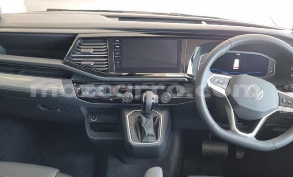 Comprar Usado Volkswagen Caravelle Prata Carro em Maputo em Maputo Comprar Usado Volkswagen Caravelle Prata Carro em Maputo em Maputo