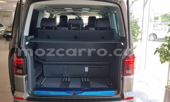 Comprar Usado Volkswagen Caravelle Prata Carro em Maputo em Maputo Comprar Usado Volkswagen Caravelle Prata Carro em Maputo em Maputo