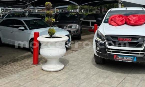 Comprar Usado Isuzu KB Branco Carro em Maputo em Maputo Comprar Usado Isuzu KB Branco Carro em Maputo em Maputo