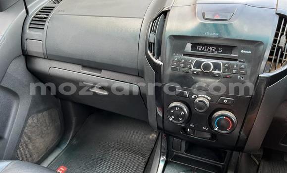 Comprar Usado Isuzu KB Branco Carro em Maputo em Maputo Comprar Usado Isuzu KB Branco Carro em Maputo em Maputo