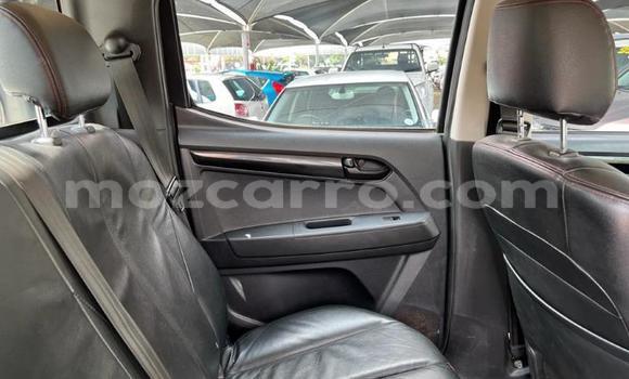 Comprar Usado Isuzu KB Branco Carro em Maputo em Maputo Comprar Usado Isuzu KB Branco Carro em Maputo em Maputo