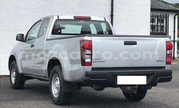 Buy Used Isuzu D-MAX Silver Car in Inhambane in Inhambane Buy Used Isuzu D-MAX Silver Car in Inhambane in Inhambane