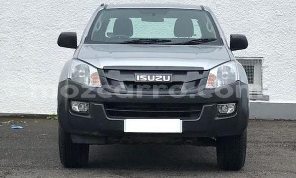 Buy Used Isuzu D-MAX Silver Car in Inhambane in Inhambane Buy Used Isuzu D-MAX Silver Car in Inhambane in Inhambane