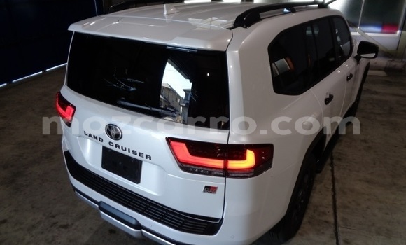 Nunua Ilio tumika Toyota Land Cruiser Nyeupe Gari ndani ya Maputo nchini Maputo Nunua Ilio tumika Toyota Land Cruiser Nyeupe Gari ndani ya Maputo nchini Maputo