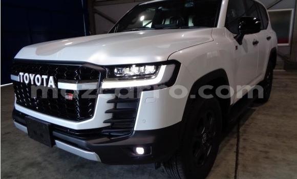 Nunua Ilio tumika Toyota Land Cruiser Nyeupe Gari ndani ya Maputo nchini Maputo Nunua Ilio tumika Toyota Land Cruiser Nyeupe Gari ndani ya Maputo nchini Maputo