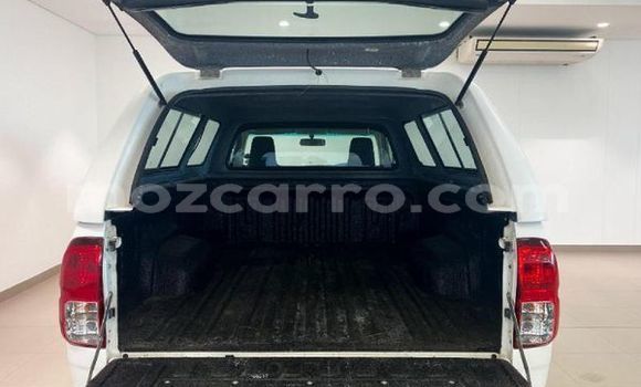 Comprar Usado Toyota Hilux Branco Carro em Maputo em Maputo Comprar Usado Toyota Hilux Branco Carro em Maputo em Maputo