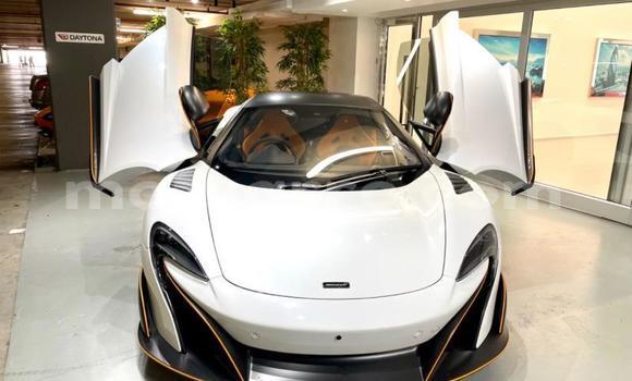 Buy Used McLaren 675LT White Car in Maputo in Maputo