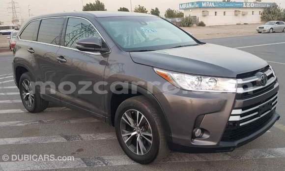 Tenga Imported Toyota Highlander Zvimwe Mota in Import - Dubai in Cabo Delgado Tenga Imported Toyota Highlander Zvimwe Mota in Import - Dubai in Cabo Delgado