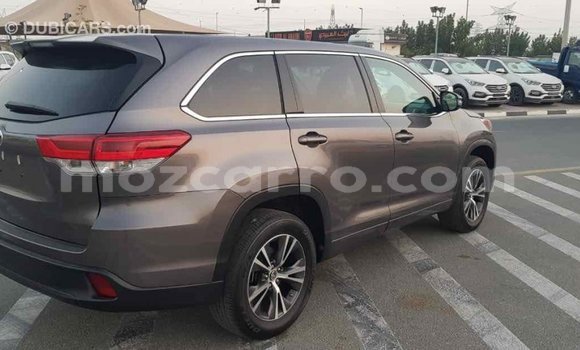 Tenga Imported Toyota Highlander Zvimwe Mota in Import - Dubai in Cabo Delgado Tenga Imported Toyota Highlander Zvimwe Mota in Import - Dubai in Cabo Delgado
