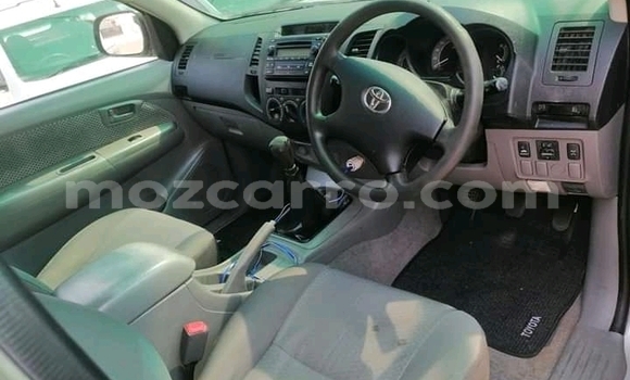 Tenga Tsaru Toyota Hilux Sirivha Mota in Achachinja in Tete Tenga Tsaru Toyota Hilux Sirivha Mota in Achachinja in Tete