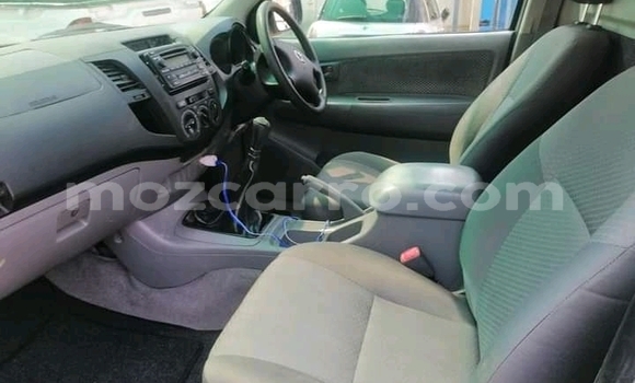 Tenga Tsaru Toyota Hilux Sirivha Mota in Achachinja in Tete Tenga Tsaru Toyota Hilux Sirivha Mota in Achachinja in Tete