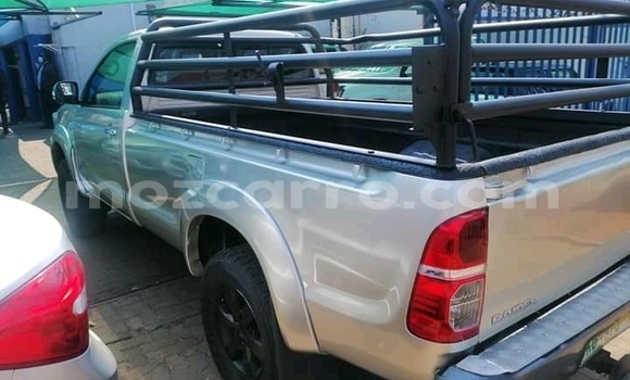 Tenga Tsaru Toyota Hilux Sirivha Mota in Achachinja in Tete Tenga Tsaru Toyota Hilux Sirivha Mota in Achachinja in Tete