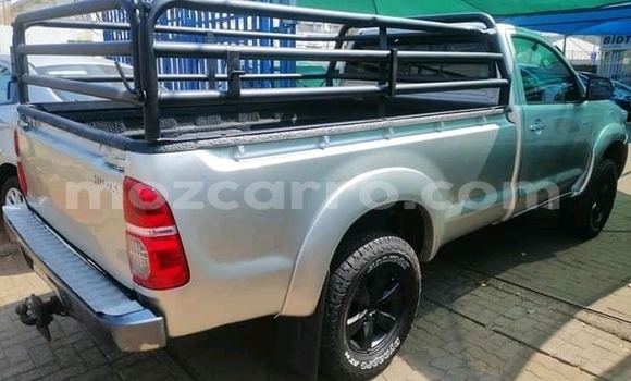 Tenga Tsaru Toyota Hilux Sirivha Mota in Achachinja in Tete Tenga Tsaru Toyota Hilux Sirivha Mota in Achachinja in Tete