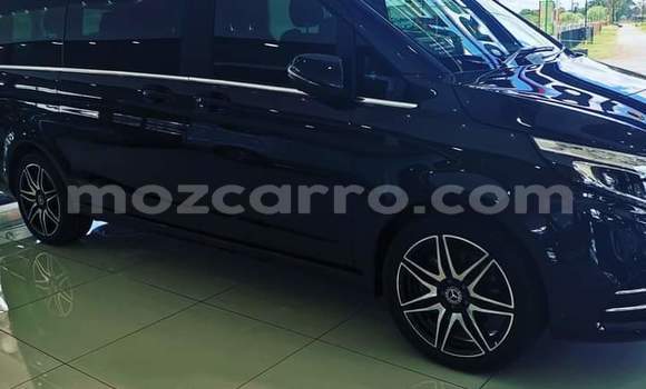 Buy Used Mercedes‒Benz Viano Black Car in Will change in Tete