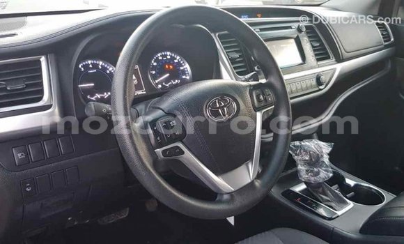 Tenga Imported Toyota Highlander Zvimwe Mota in Import - Dubai in Cabo Delgado Tenga Imported Toyota Highlander Zvimwe Mota in Import - Dubai in Cabo Delgado