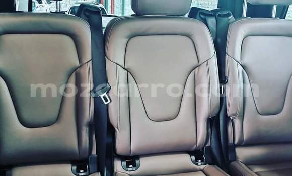 Tenga Tsaru Mercedes‒Benz Viano Nhema Mota in Achachinja in Tete Tenga Tsaru Mercedes‒Benz Viano Nhema Mota in Achachinja in Tete