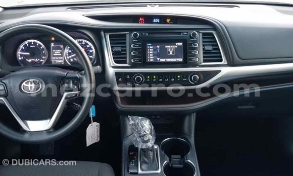 Tenga Imported Toyota Highlander Zvimwe Mota in Import - Dubai in Cabo Delgado Tenga Imported Toyota Highlander Zvimwe Mota in Import - Dubai in Cabo Delgado