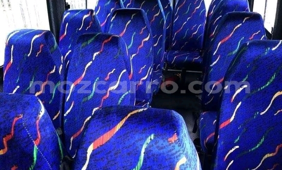 Tenga Tsaru Mercedes‒Benz 190 Chena Mota in Achachinja in Tete Tenga Tsaru Mercedes‒Benz 190 Chena Mota in Achachinja in Tete