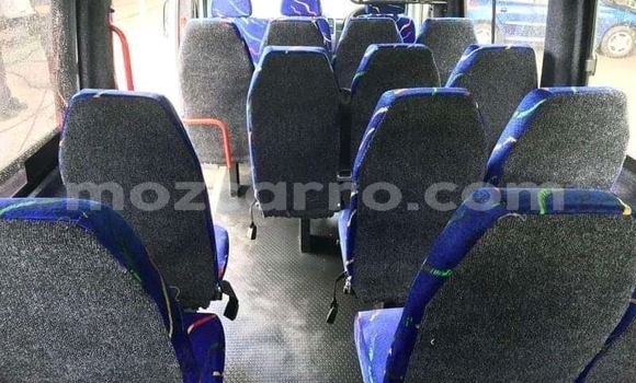 Tenga Tsaru Mercedes‒Benz 190 Chena Mota in Achachinja in Tete Tenga Tsaru Mercedes‒Benz 190 Chena Mota in Achachinja in Tete