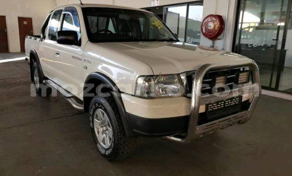 Buy Used FORD MUSTANG White Car in Beira in Sofala