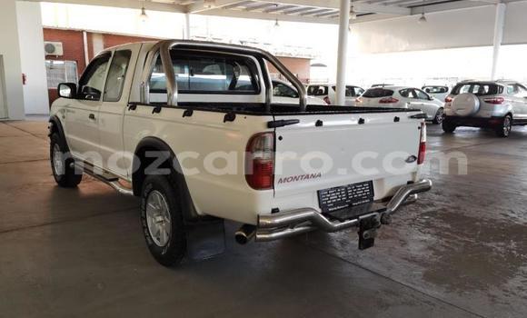 Comprar Usado FORD MUSTANG Branco Carro em Beira em Sofala Comprar Usado FORD MUSTANG Branco Carro em Beira em Sofala