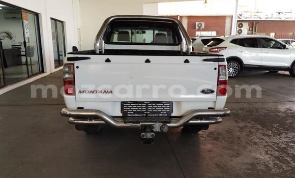Comprar Usado FORD MUSTANG Branco Carro em Beira em Sofala Comprar Usado FORD MUSTANG Branco Carro em Beira em Sofala