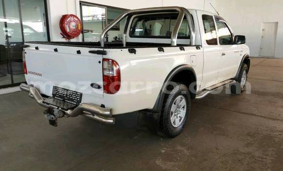 Comprar Usado FORD MUSTANG Branco Carro em Beira em Sofala Comprar Usado FORD MUSTANG Branco Carro em Beira em Sofala