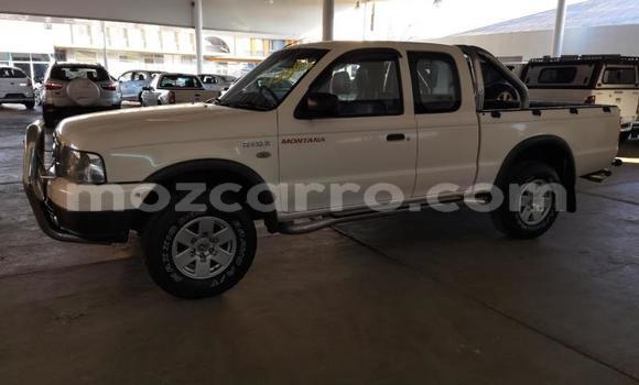 Comprar Usado FORD MUSTANG Branco Carro em Beira em Sofala Comprar Usado FORD MUSTANG Branco Carro em Beira em Sofala