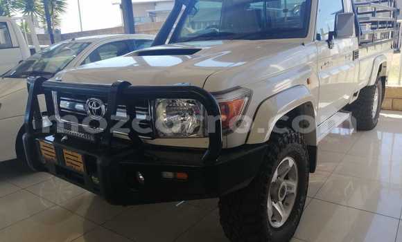 Comprar Usado Toyota Land Cruiser Branco Carro em Beira em Sofala Comprar Usado Toyota Land Cruiser Branco Carro em Beira em Sofala