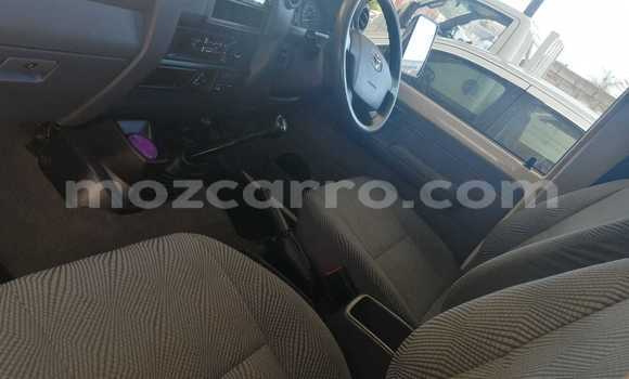 Comprar Usado Toyota Land Cruiser Branco Carro em Beira em Sofala Comprar Usado Toyota Land Cruiser Branco Carro em Beira em Sofala
