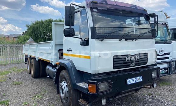 Comprar Usado Man Silent Branco Caminhão em Beira em Sofala Comprar Usado Man Silent Branco Caminhão em Beira em Sofala