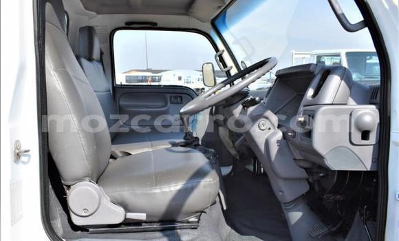 Comprar Usado Nissan UD Branco Caminhão em Beira em Sofala Comprar Usado Nissan UD Branco Caminhão em Beira em Sofala