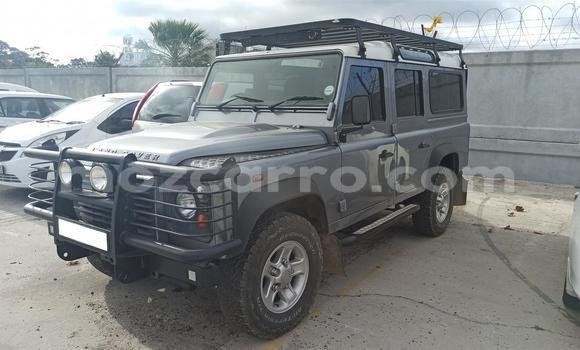 Tenga Tsaru Land Rover Defender Zvimwe Mota in Beira in Sofala
